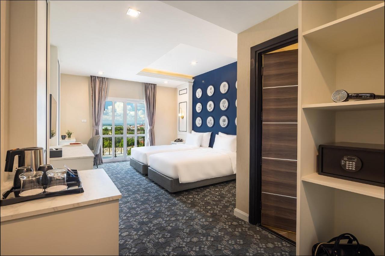 Eastin Hotel Vientiane Laos Exterior foto
