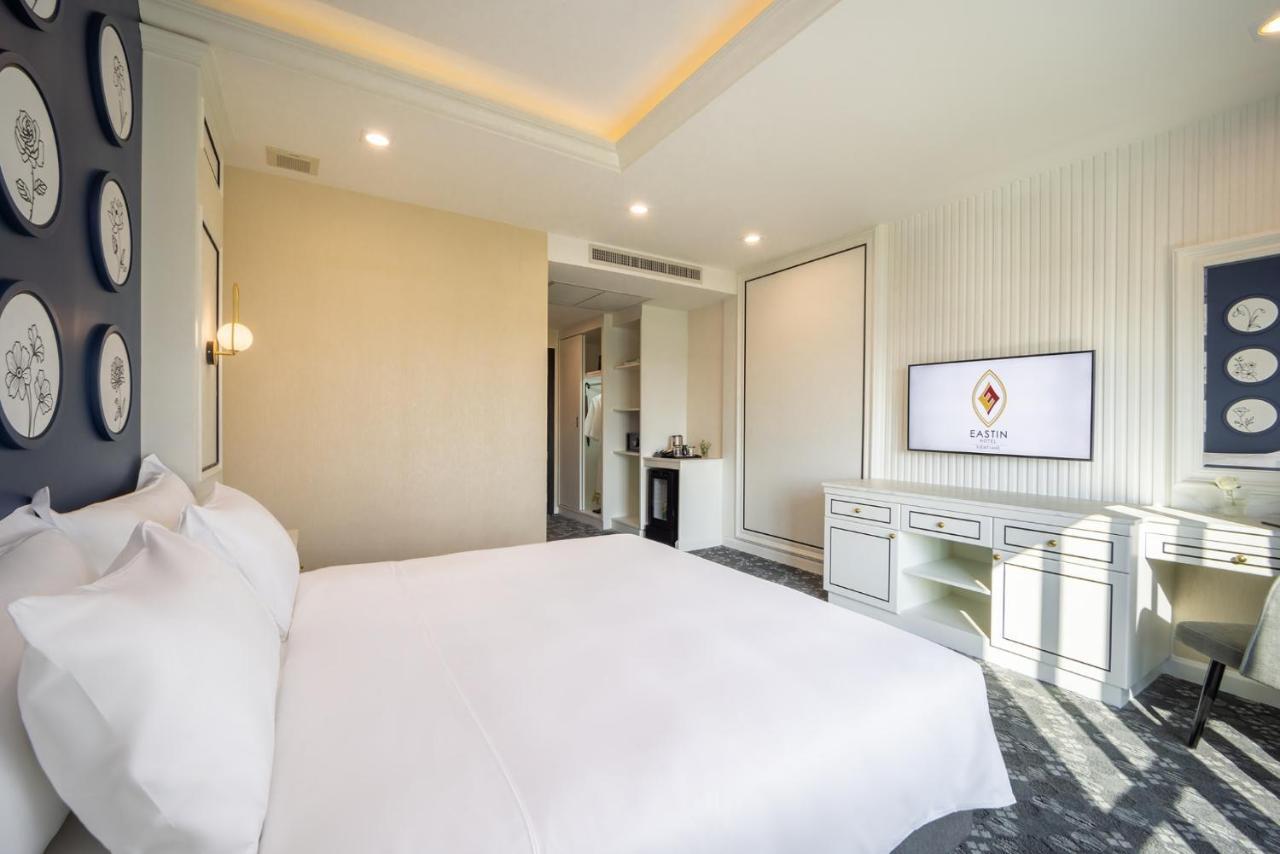 Eastin Hotel Vientiane Laos Exterior foto