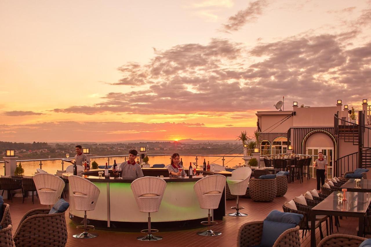 Eastin Hotel Vientiane Laos Exterior foto