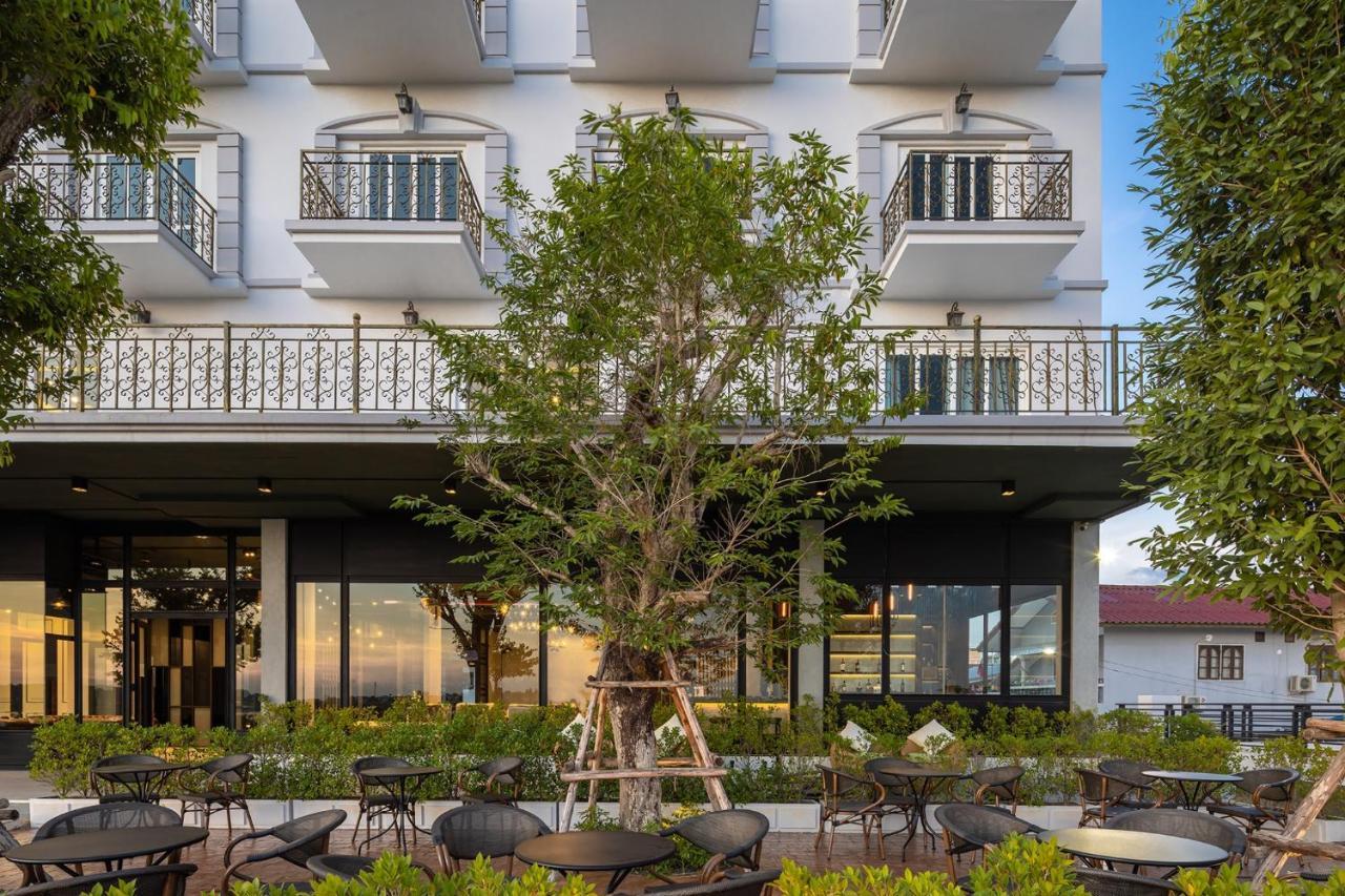 Eastin Hotel Vientiane Laos Exterior foto